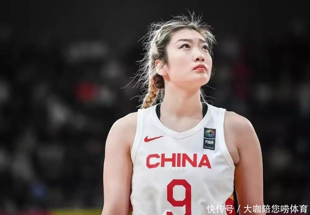 54岁未婚女青年坦言:后悔没结婚生孩子